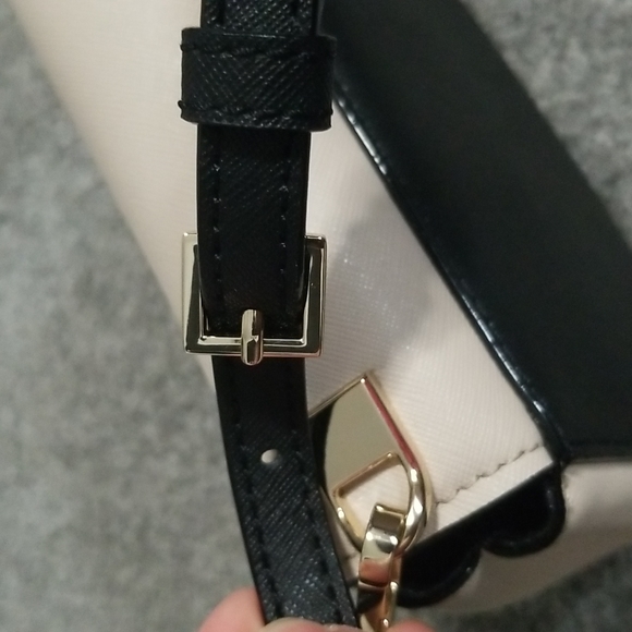 Kate Spade New York Small Byrdie in Colour Block (Like New) - Picture 13 of 15